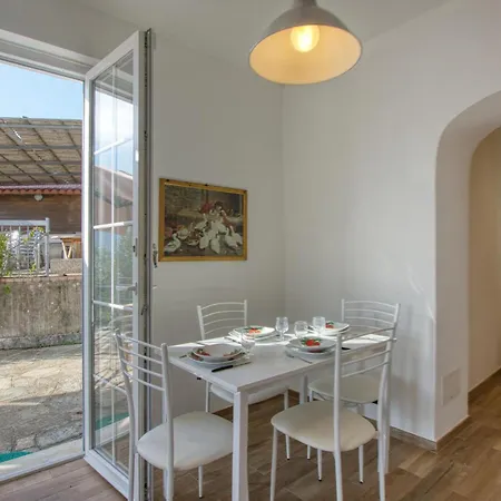 Gorgeous Apartment In Recco With Wifi